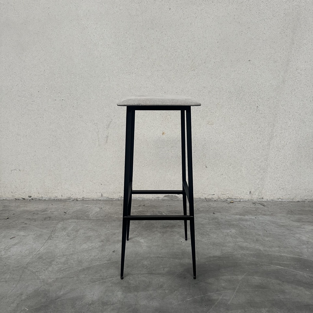 DC bar stool - no backrest