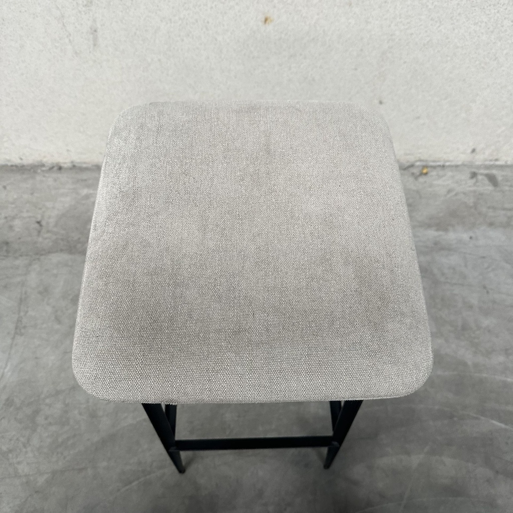 DC bar stool - no backrest