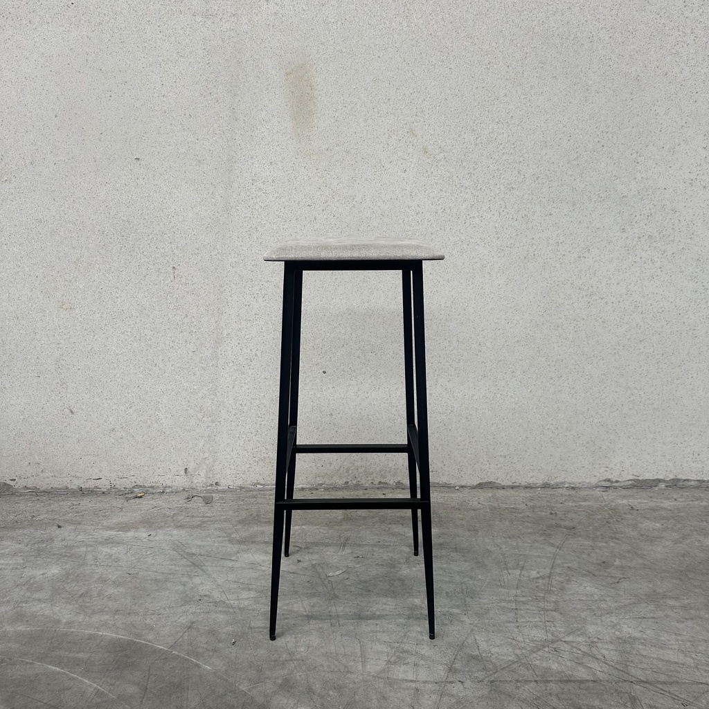 DC bar stool - no backrest