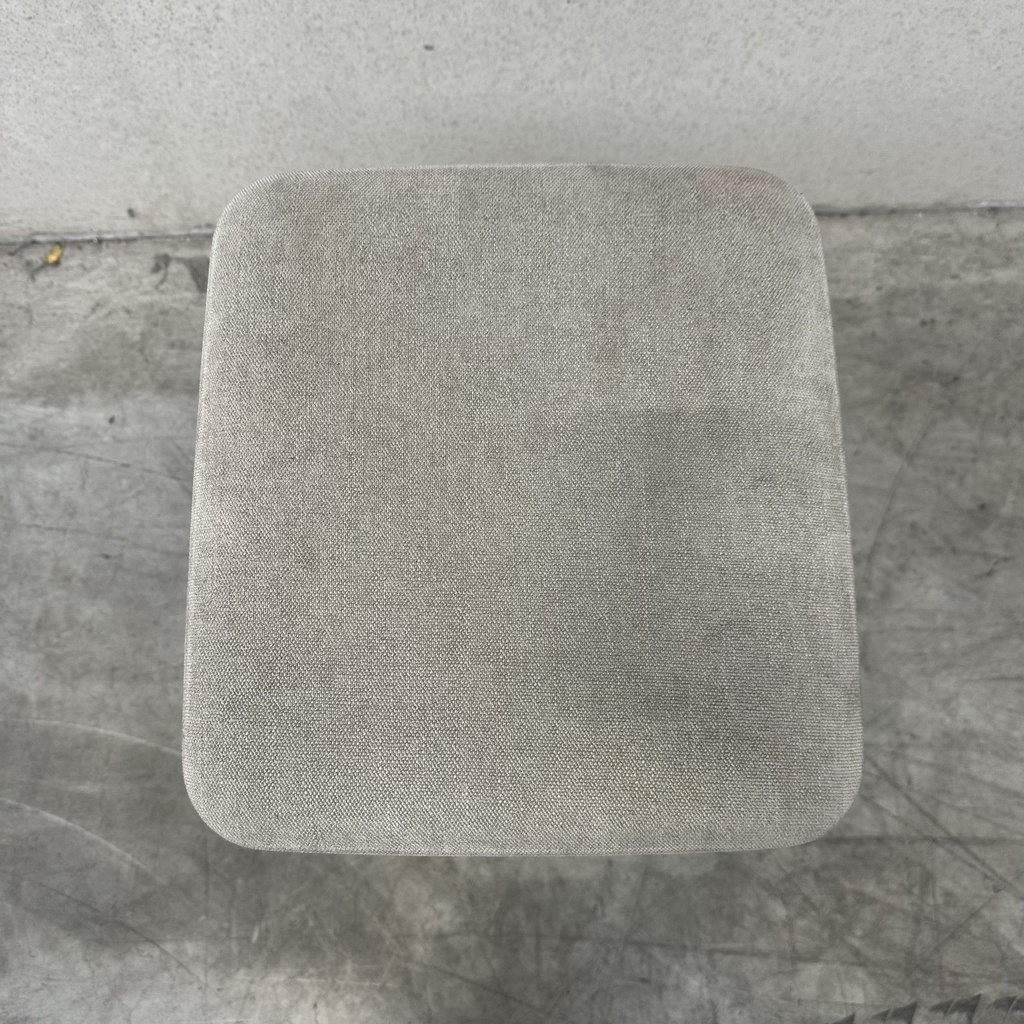 DC bar stool - no backrest