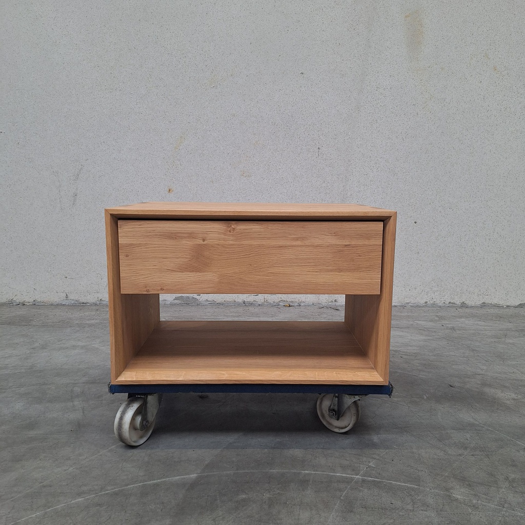 Nordic II bedside table
