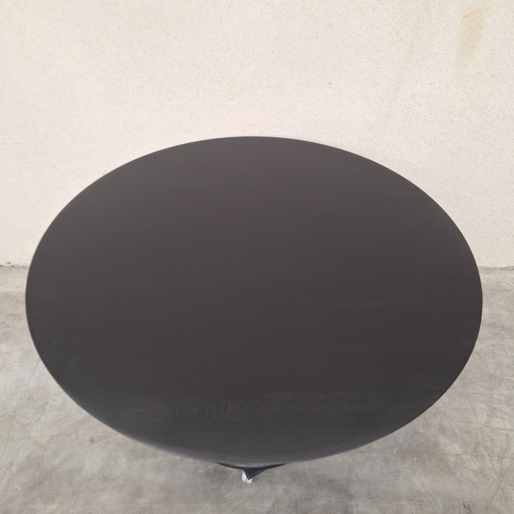 Torsion dining table - 127cm