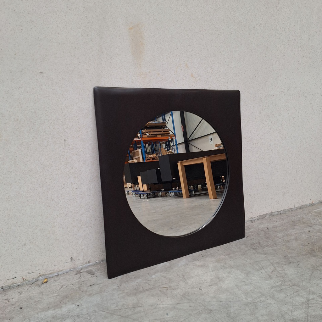 PI wall mirror