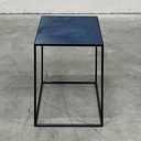 Compact side table 