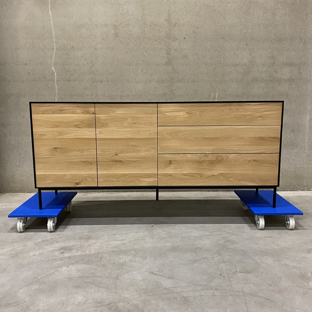 Blackbird sideboard
