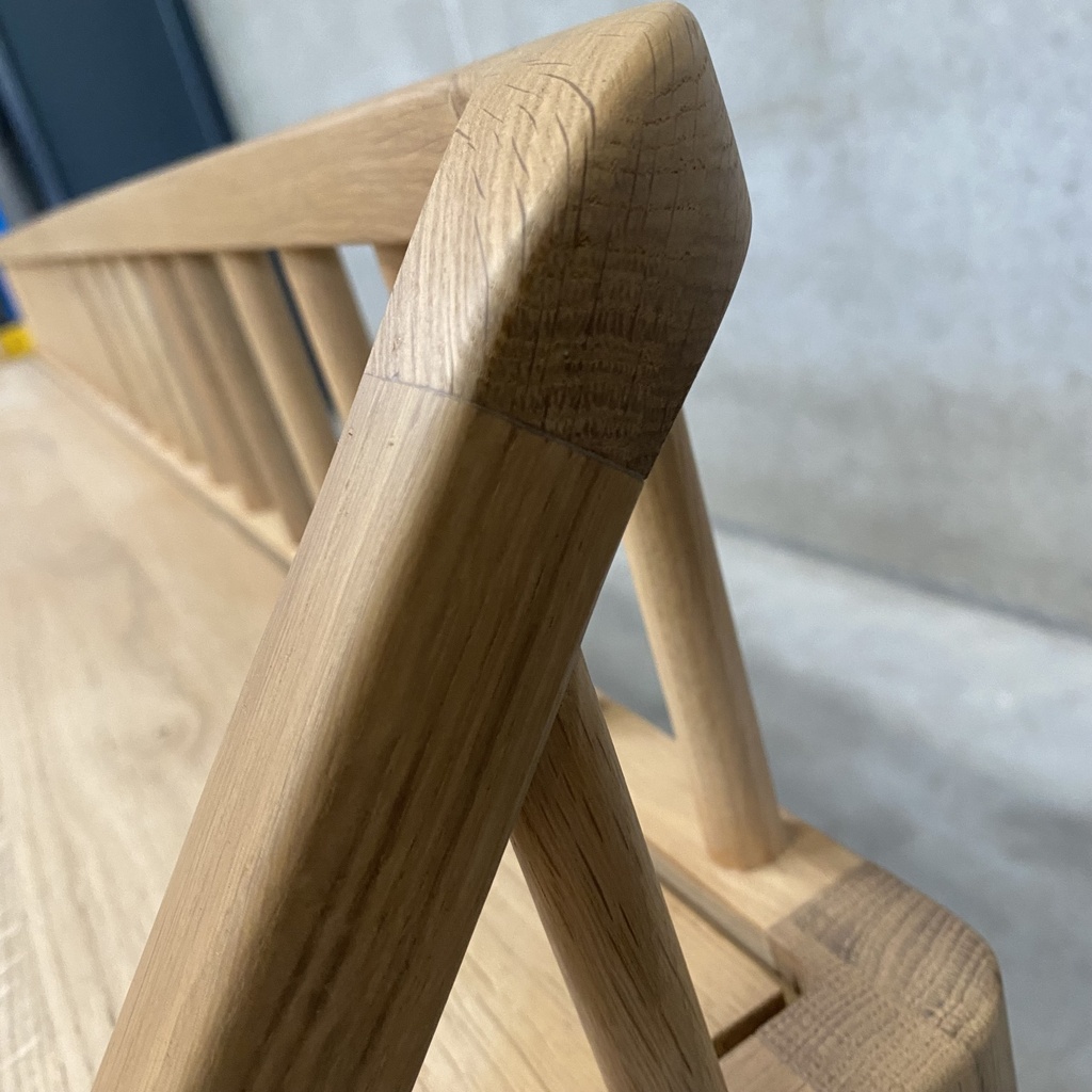 Spindle bench