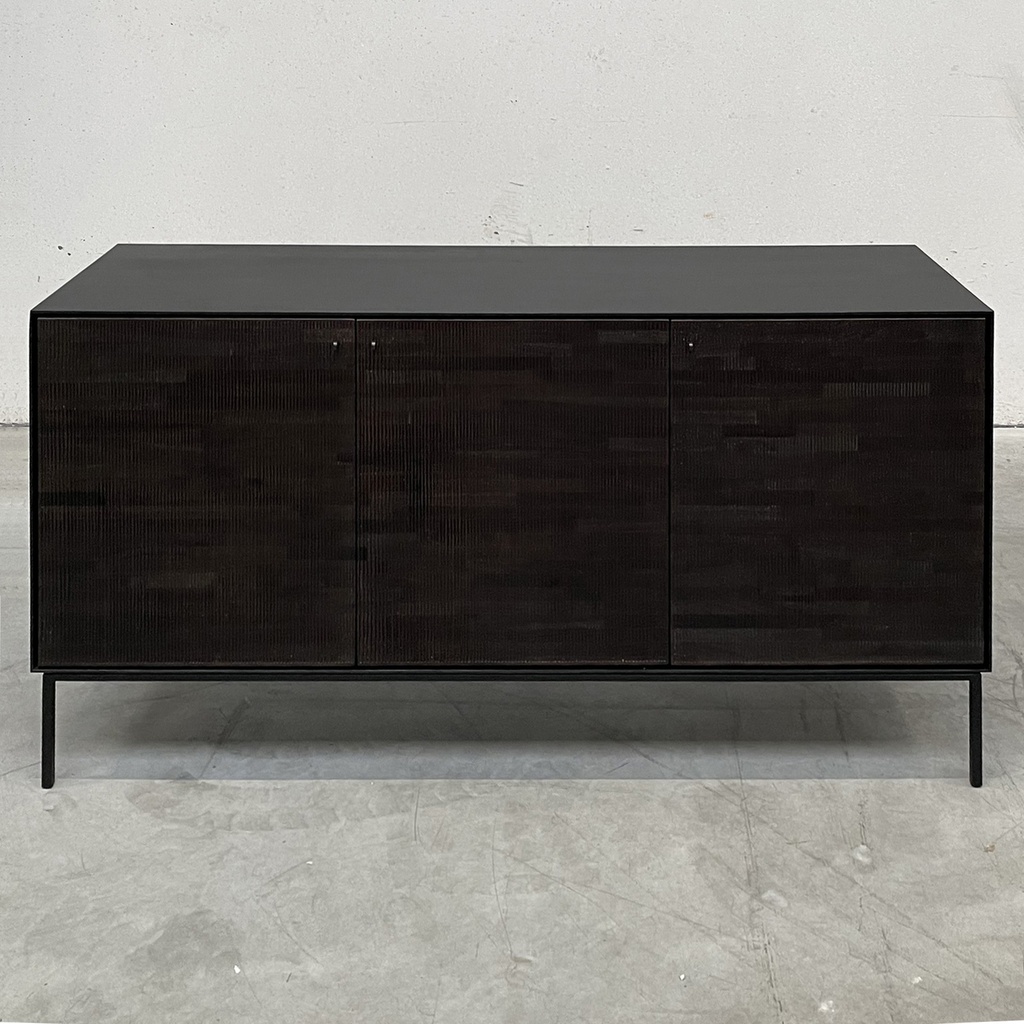 Grooves sideboard