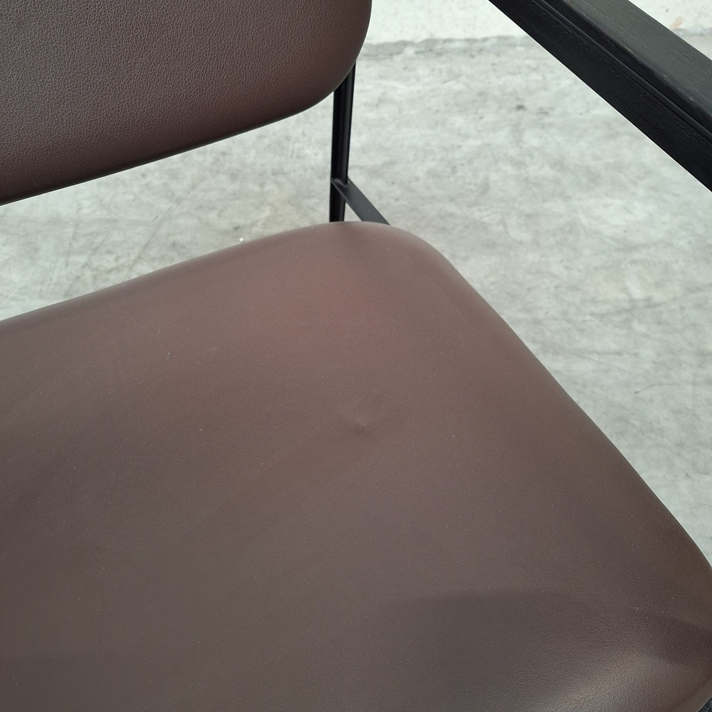 DC lounge chair - chocolate leather