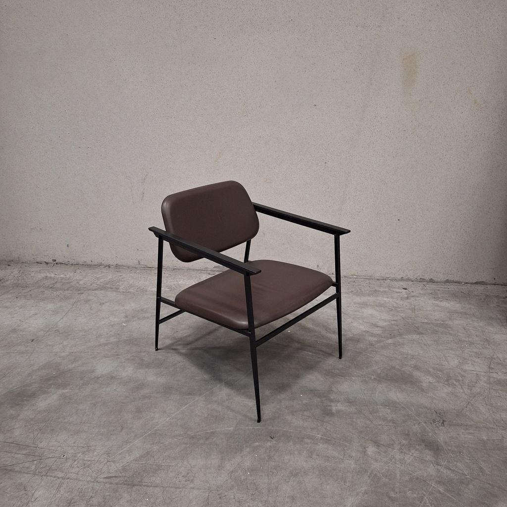 DC lounge chair - chocolate leather