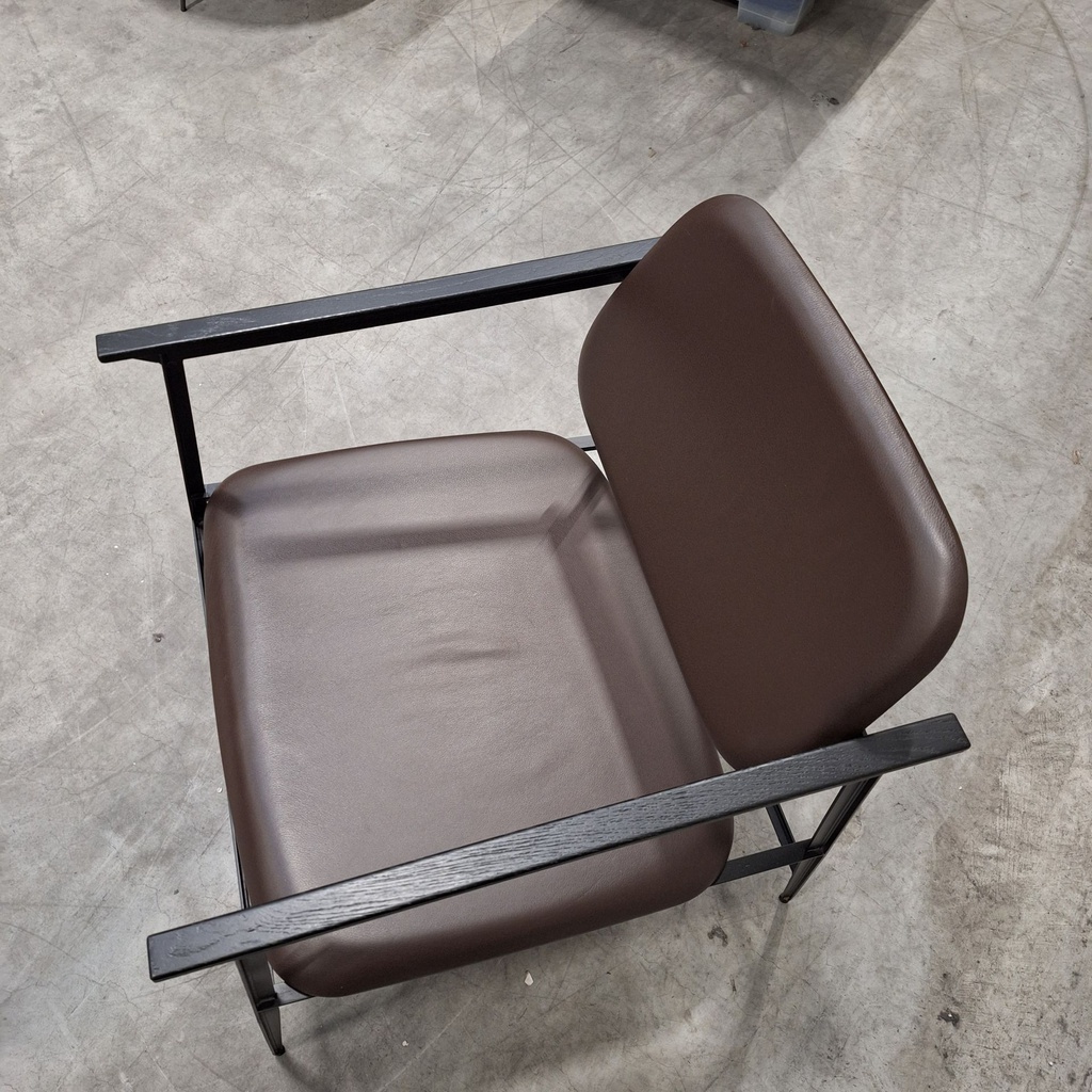 DC lounge chair - chocolate leather