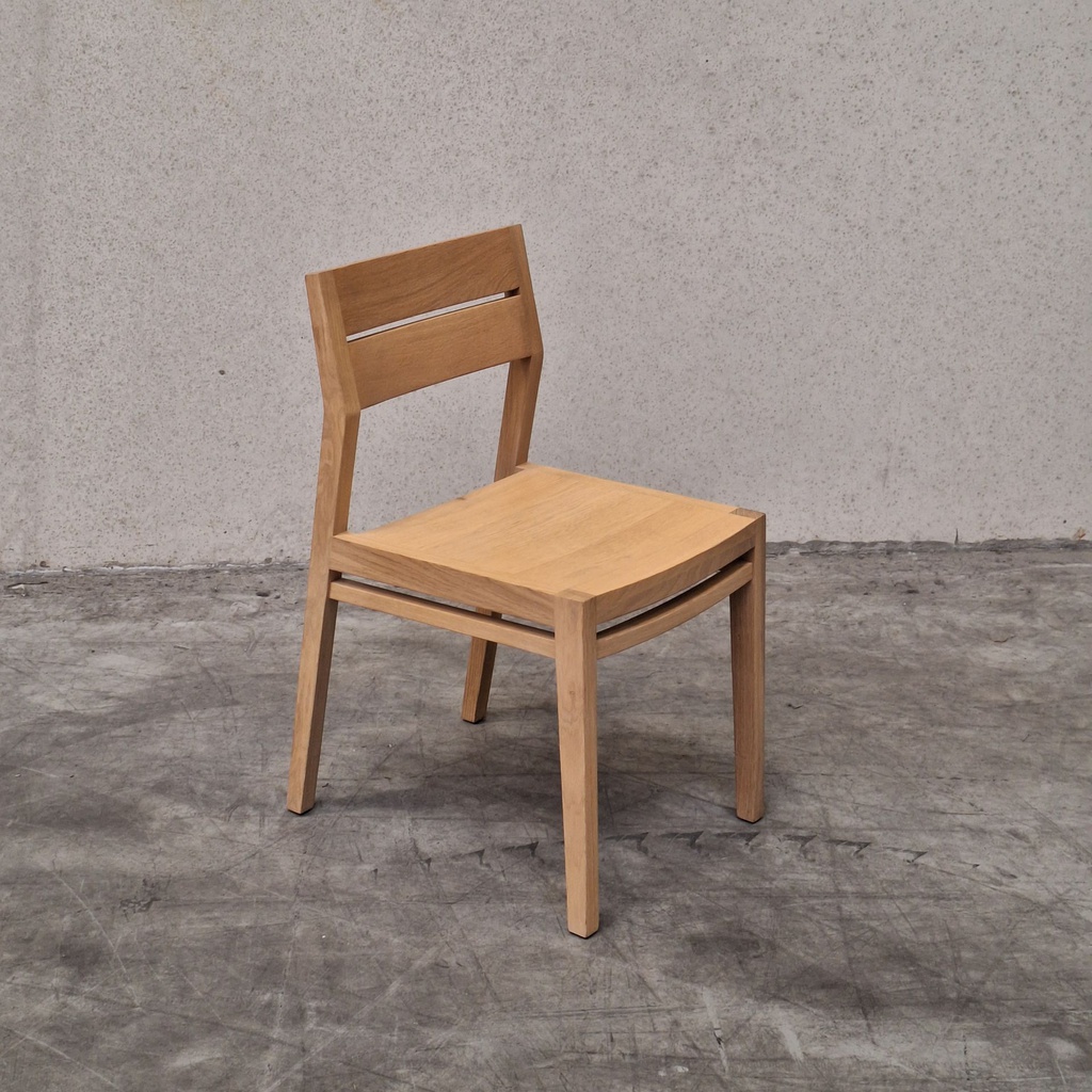 Set of EX1 dining chairs