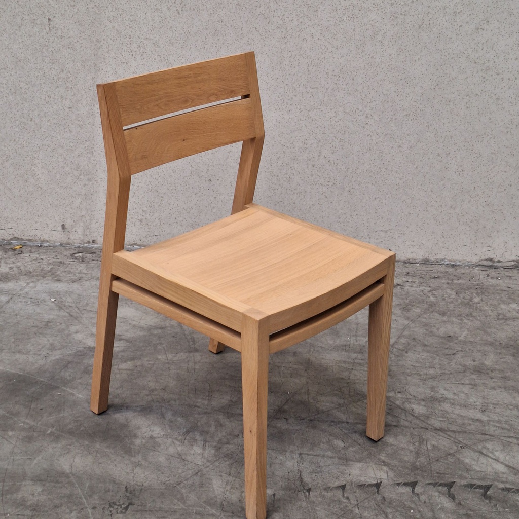 Set of EX1 dining chairs