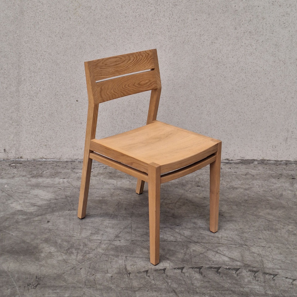 Set of EX1 dining chairs