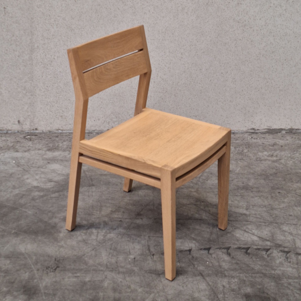 EX1 dining chair