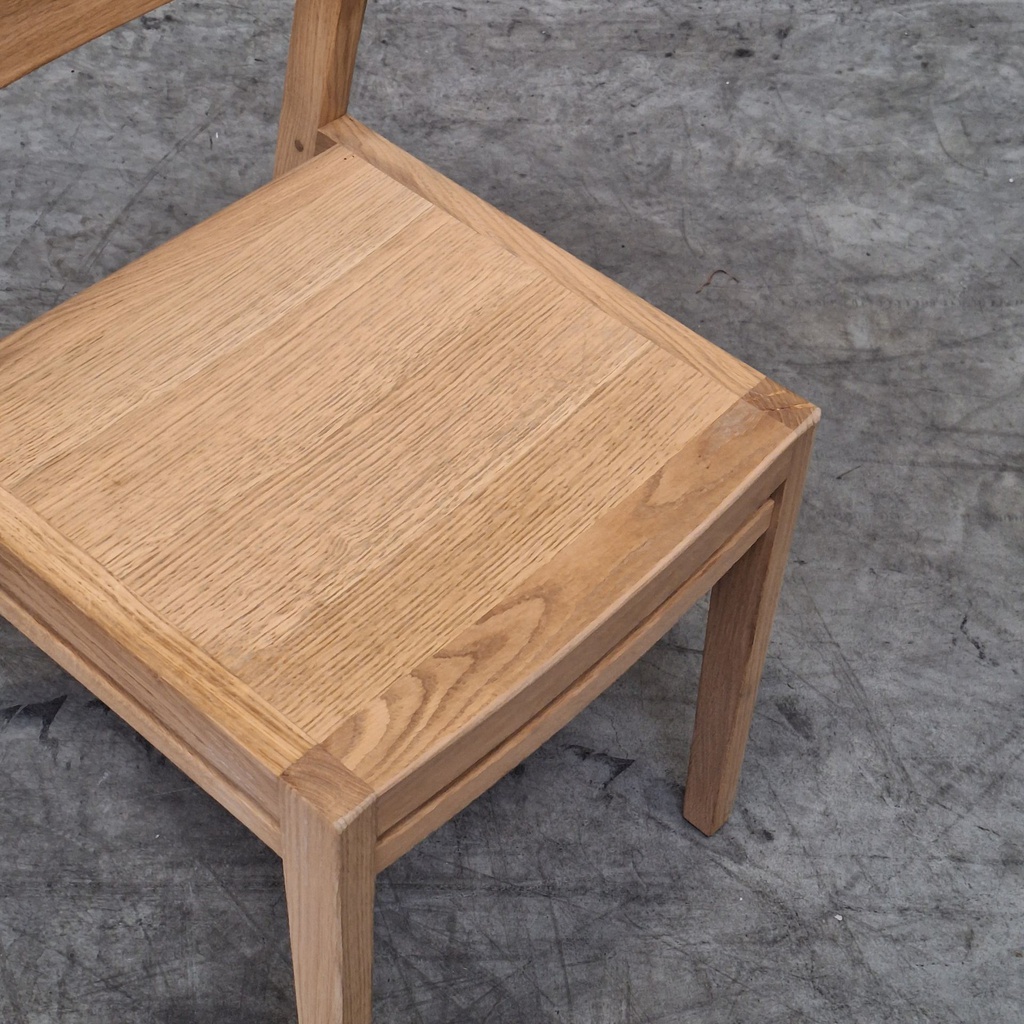 EX1 dining chair