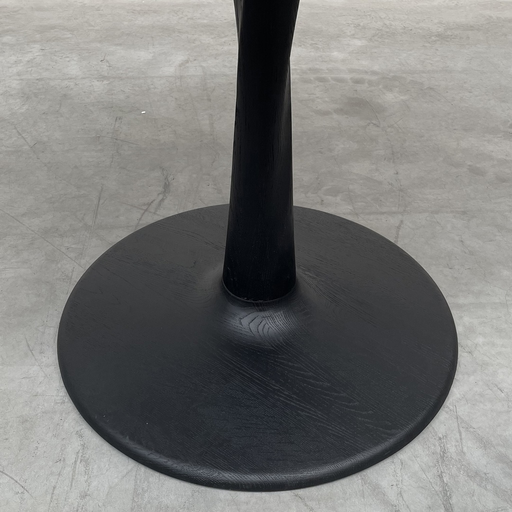 Torsion dining table