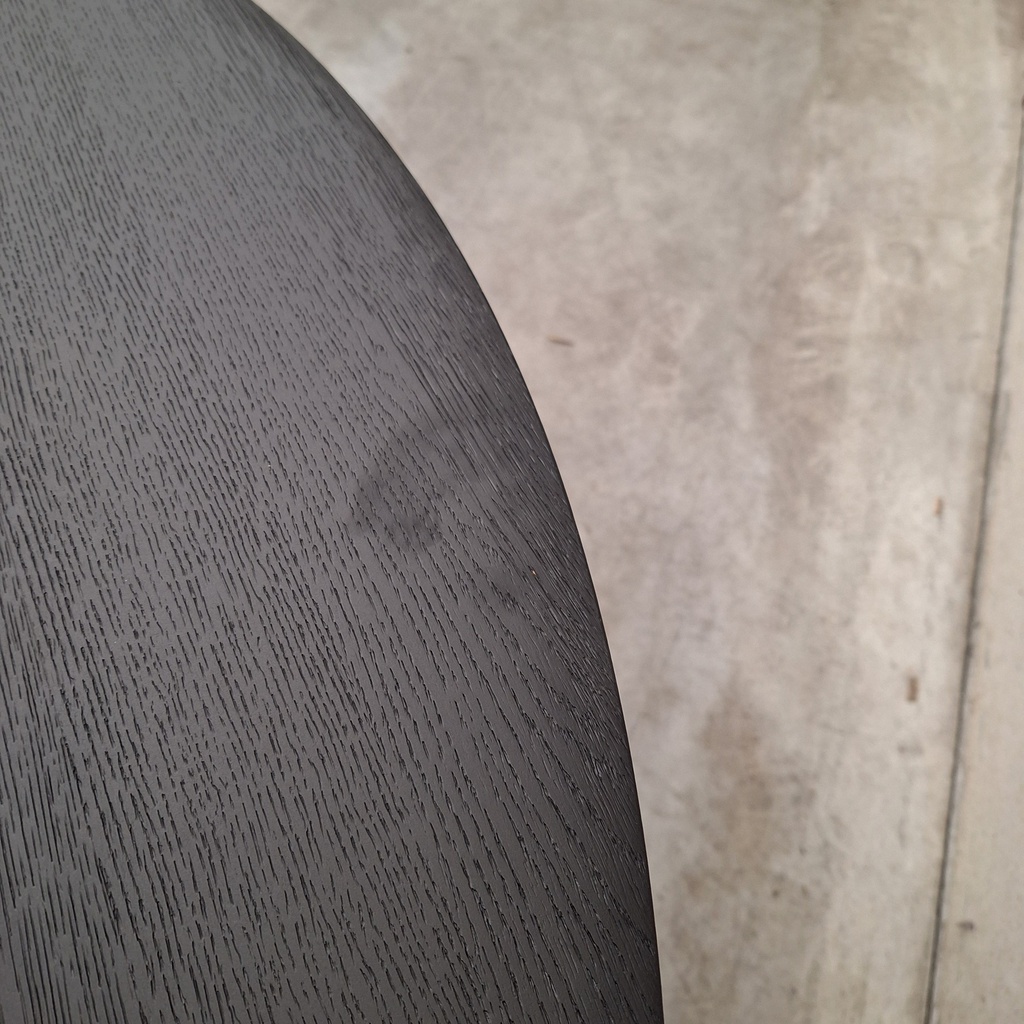 Torsion dining table 127cm