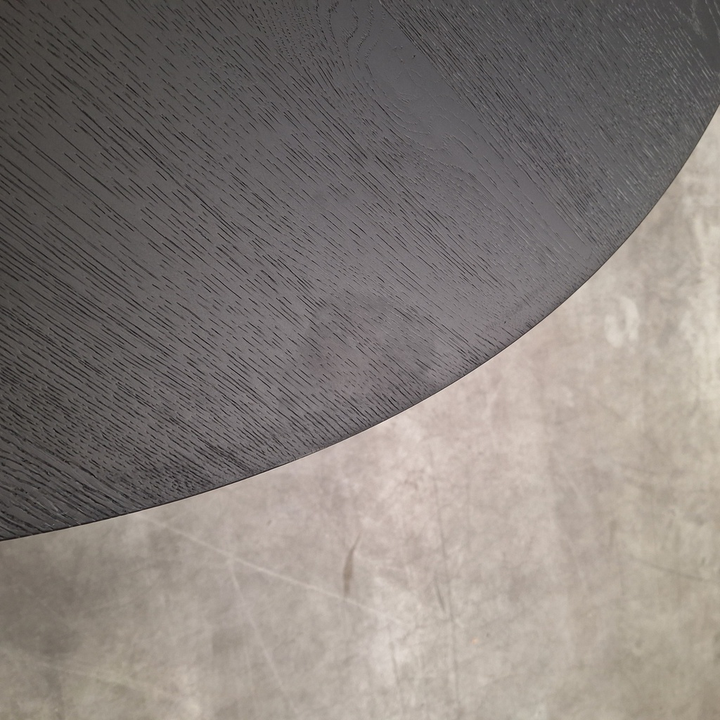 Torsion dining table 127cm