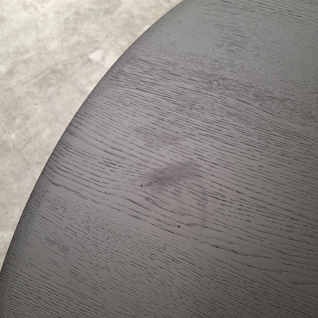 Torsion dining table 127cm