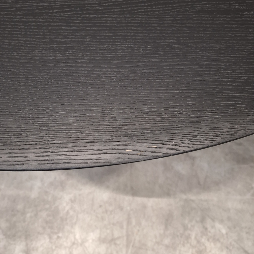 Torsion dining table 127cm