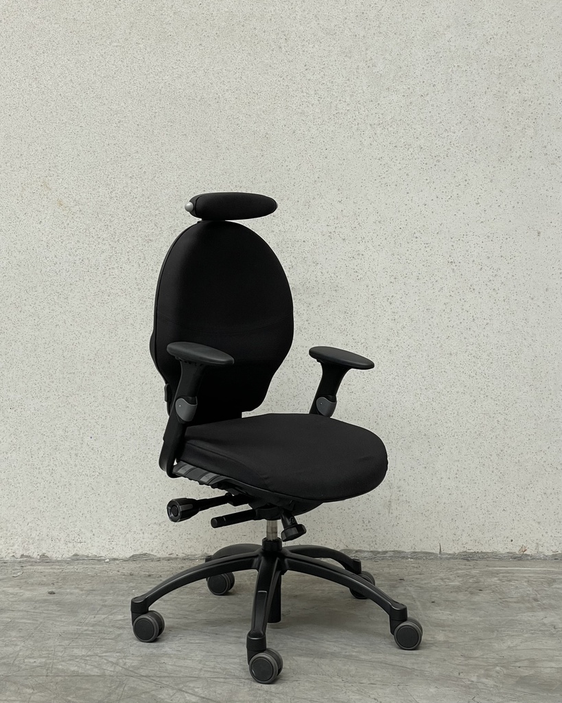 Office chair RH Extend 100 with arm- and neckrest