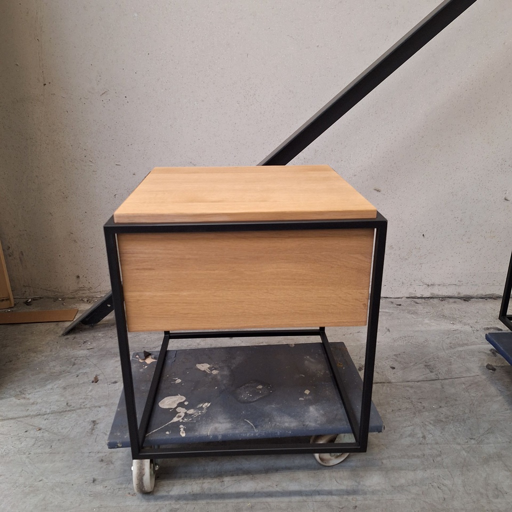 Monolit bedside table