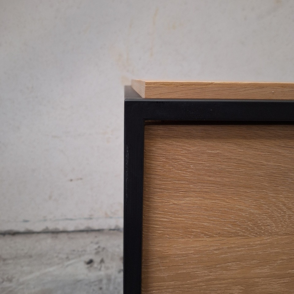 Monolit bedside table