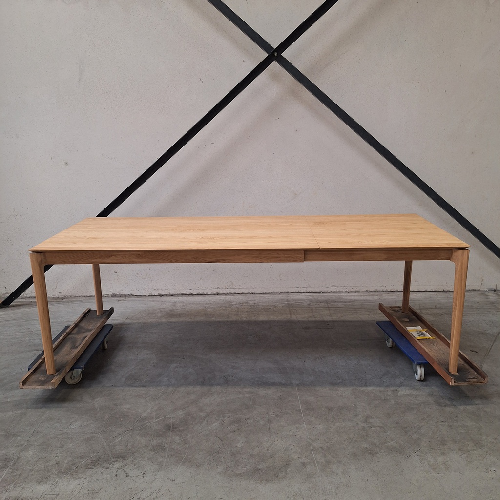 Bok extendable dining table
