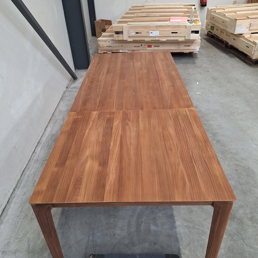 Bok extendable dining table