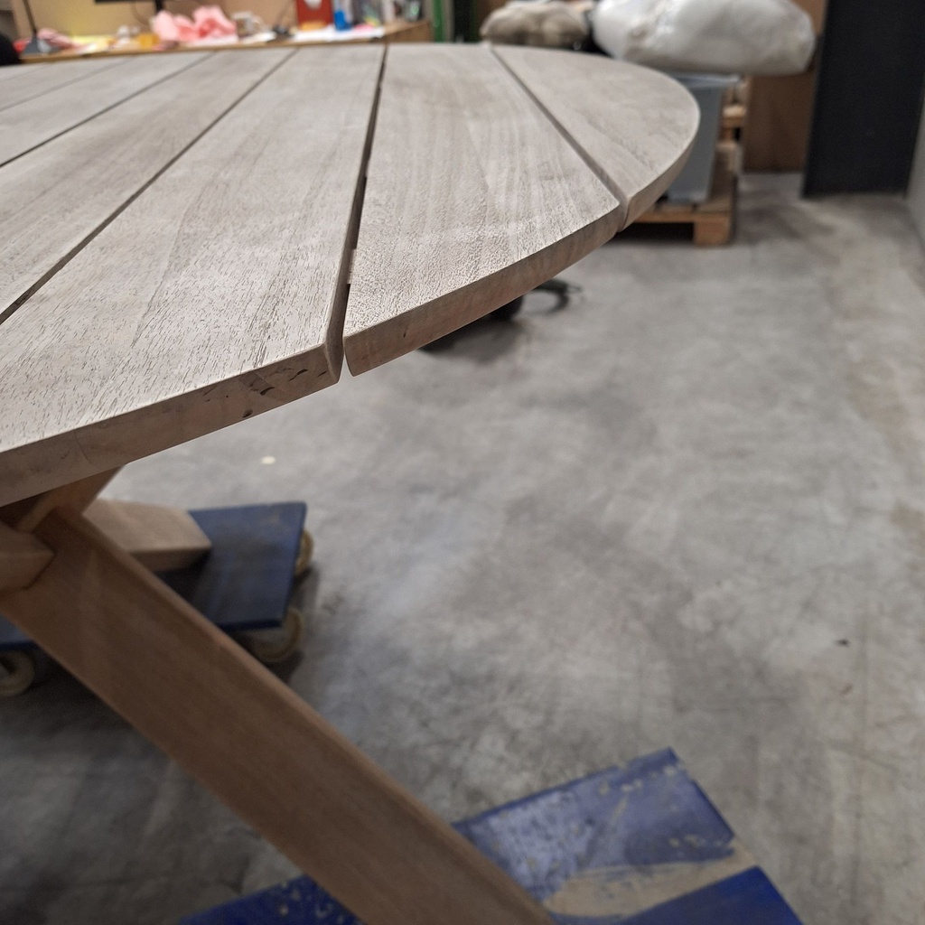 Circle outdoor dining table - 136cm