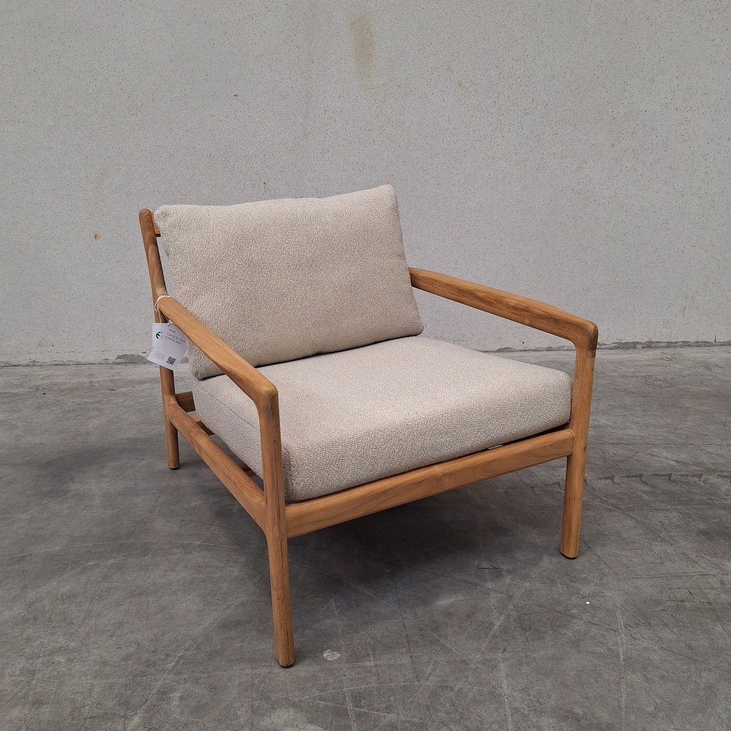 Jack outdoor lounge chair with cushion