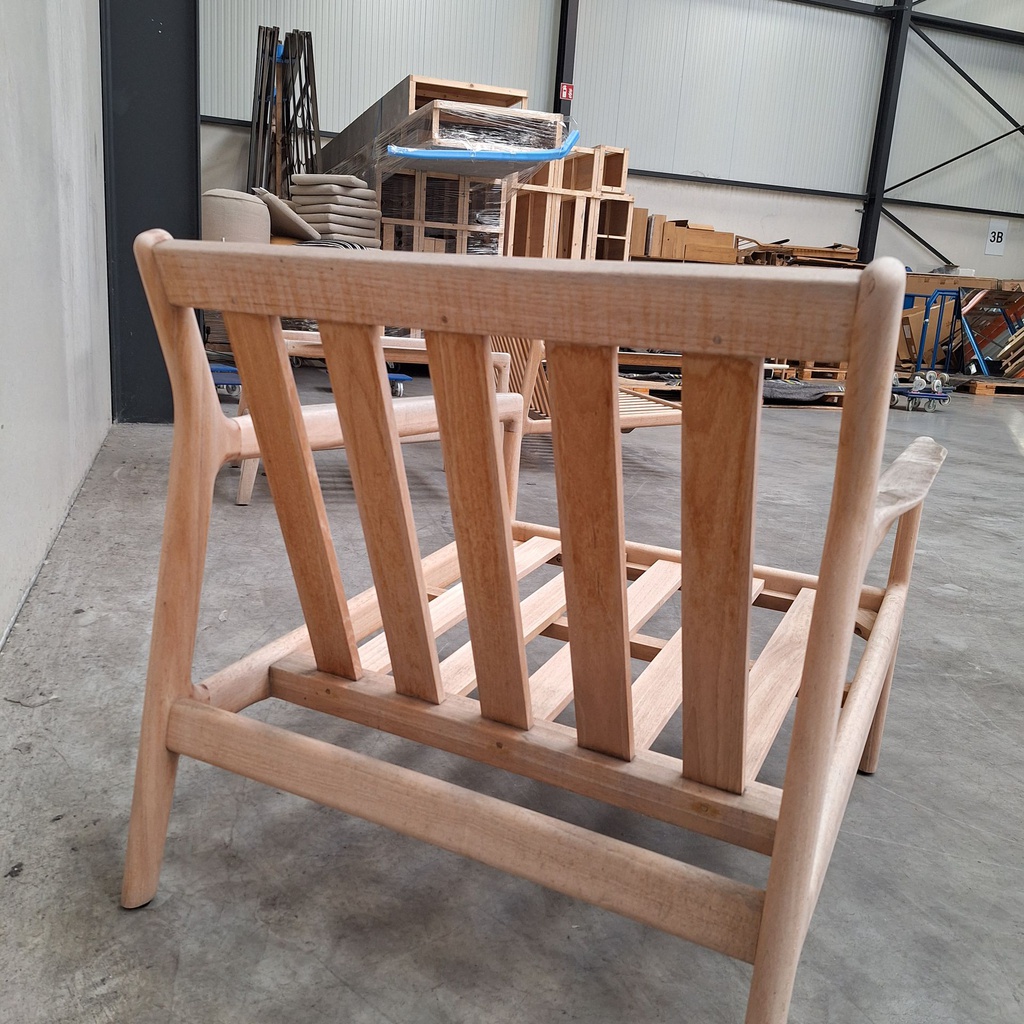 Jack outdoor lounge chair with cushion