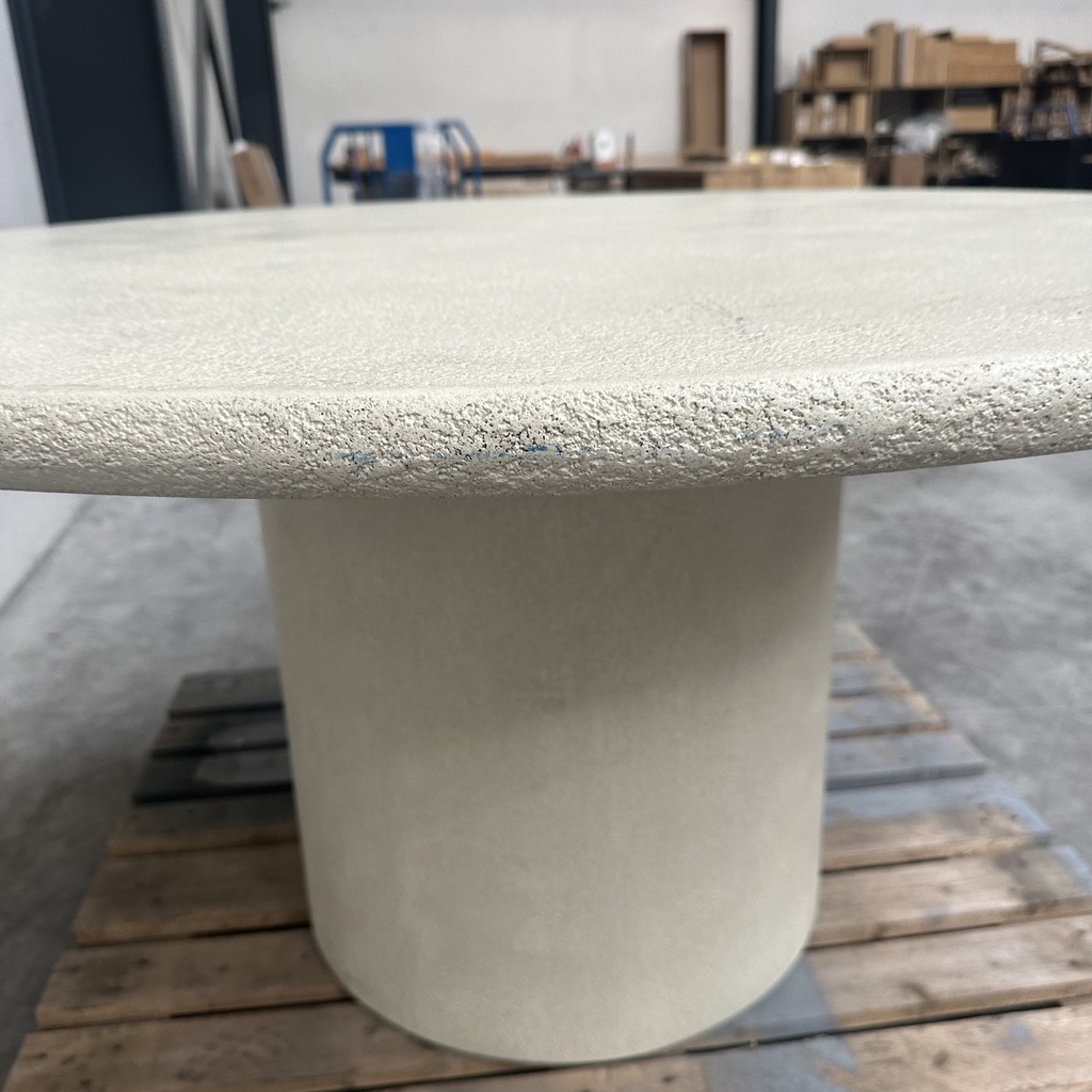 Elements dining table