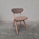 Eye dining chair