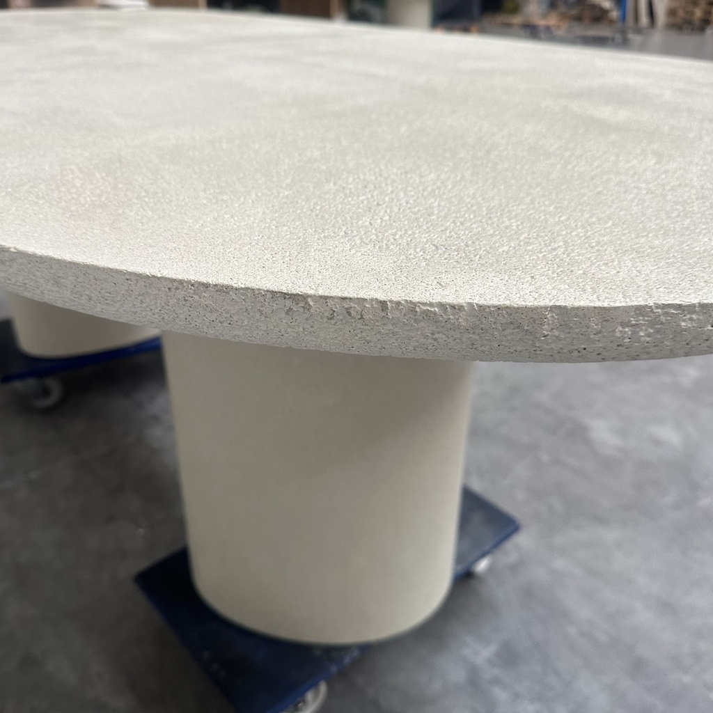 Elements dining table