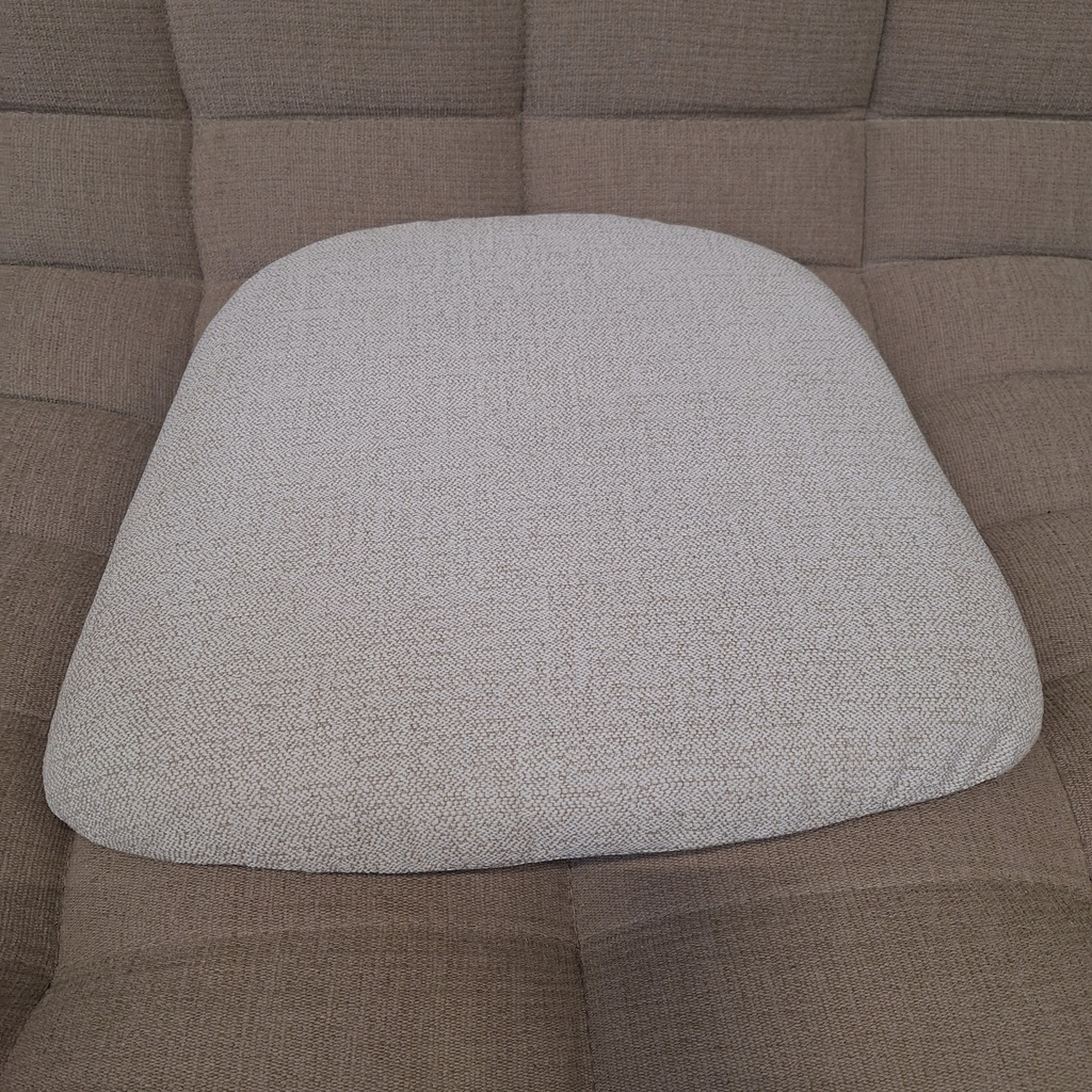Bok outdoor dining chair cushion (Off White)