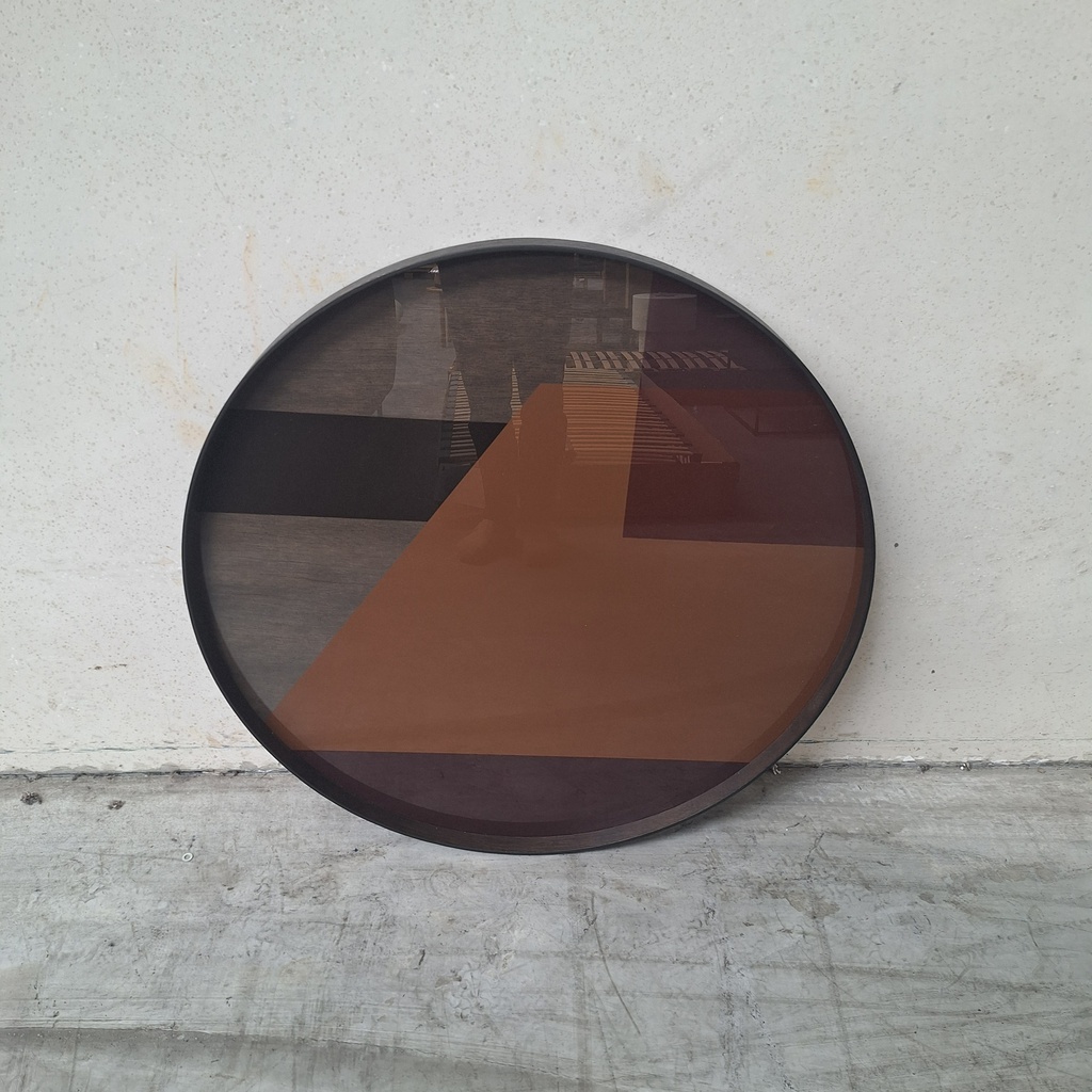 Angle glass tray