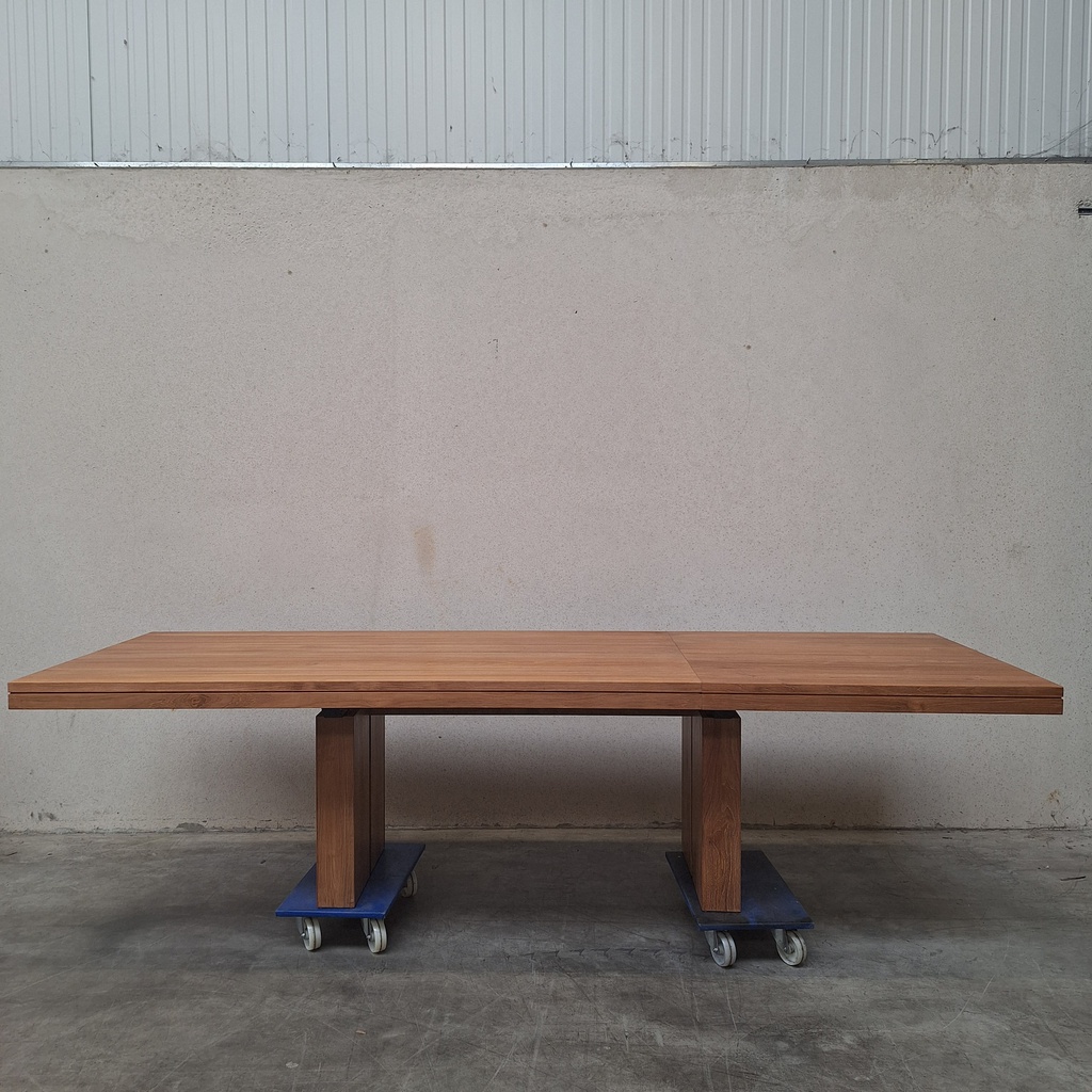 Double extendable dining table
