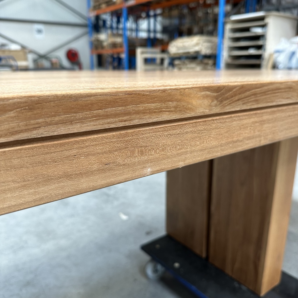 Double extendable dining table