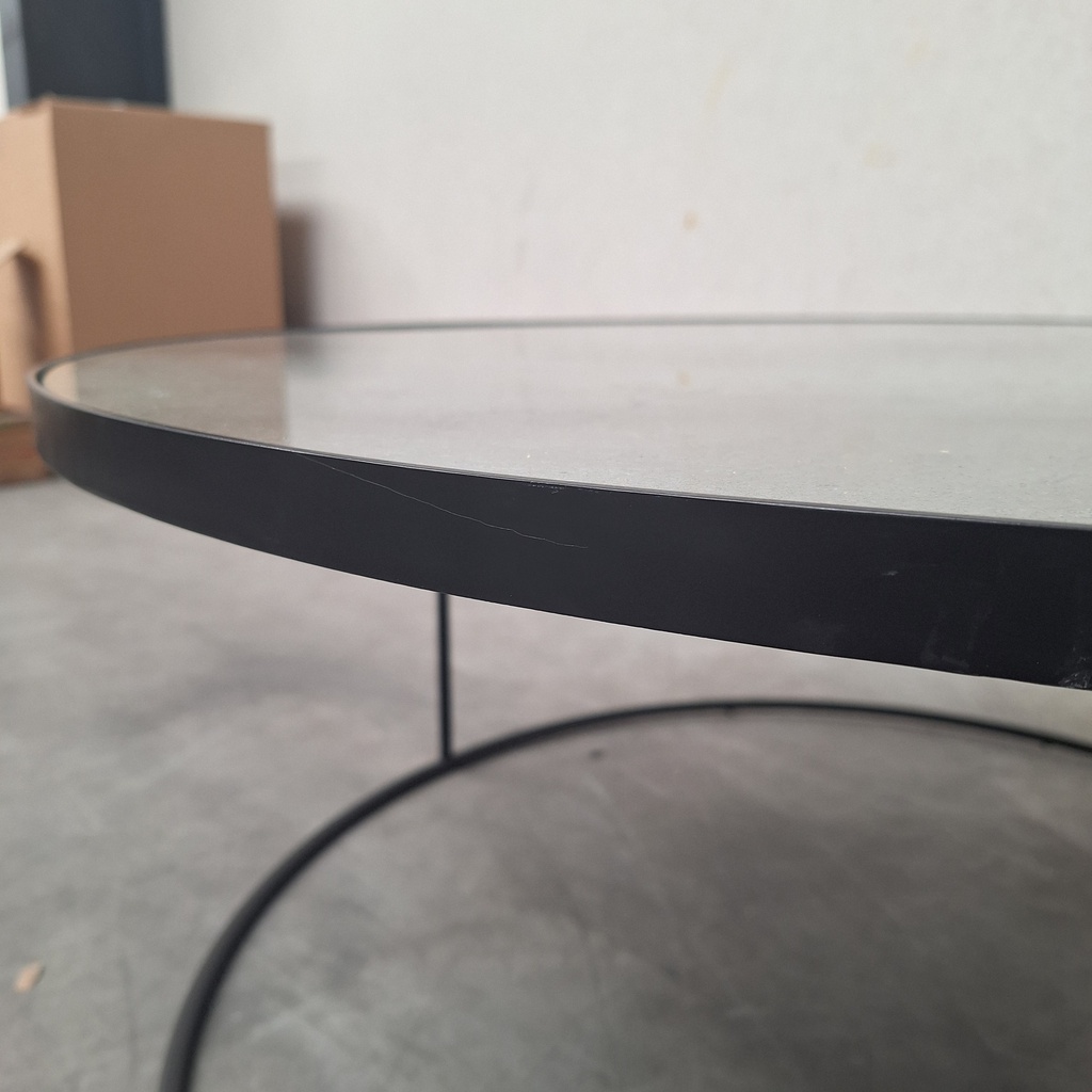 Nesting coffee table set