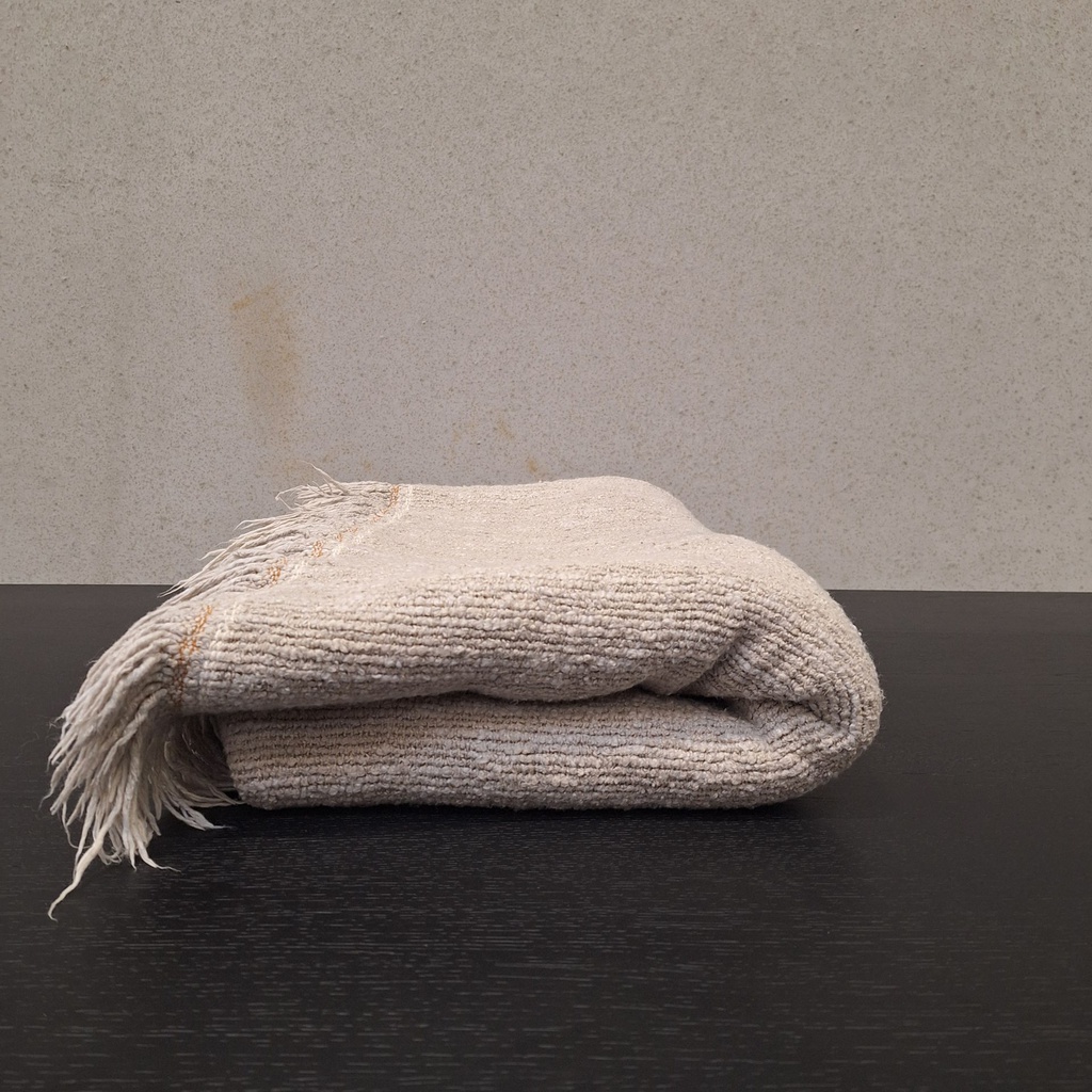 Oat Nomad throw