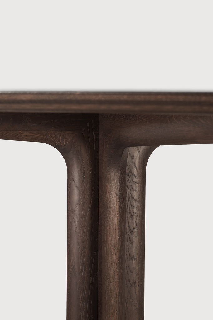 Oak Corto dining table