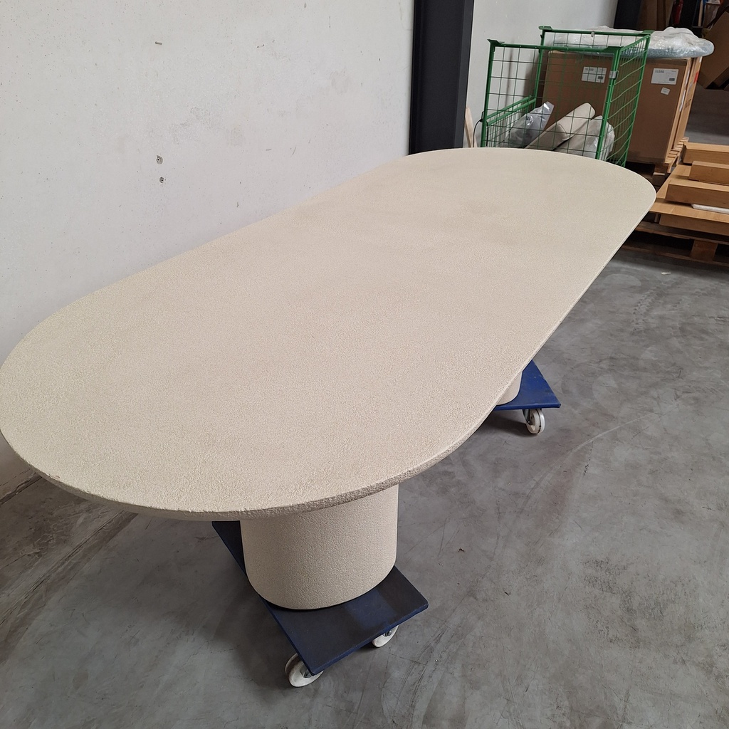 Elements dining table