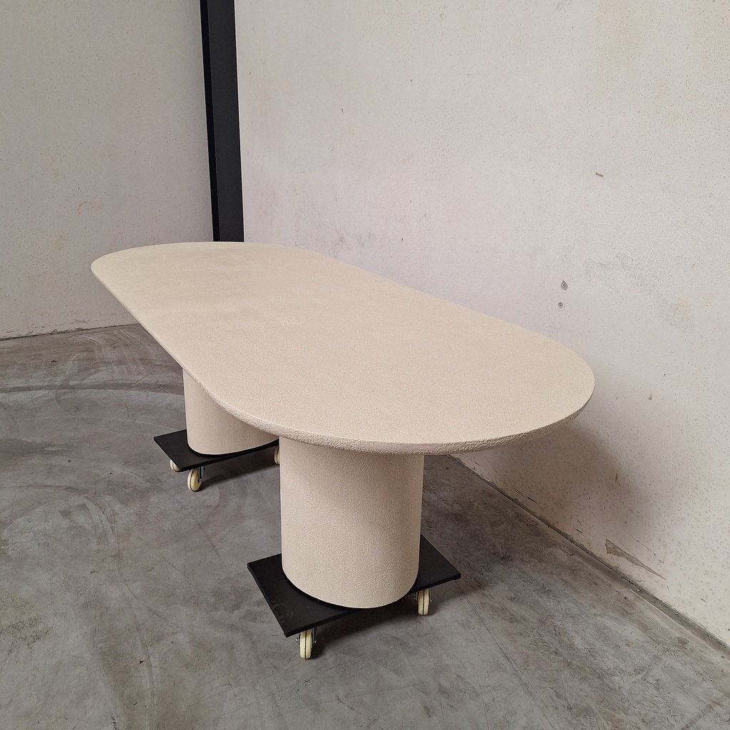 Elements dining table