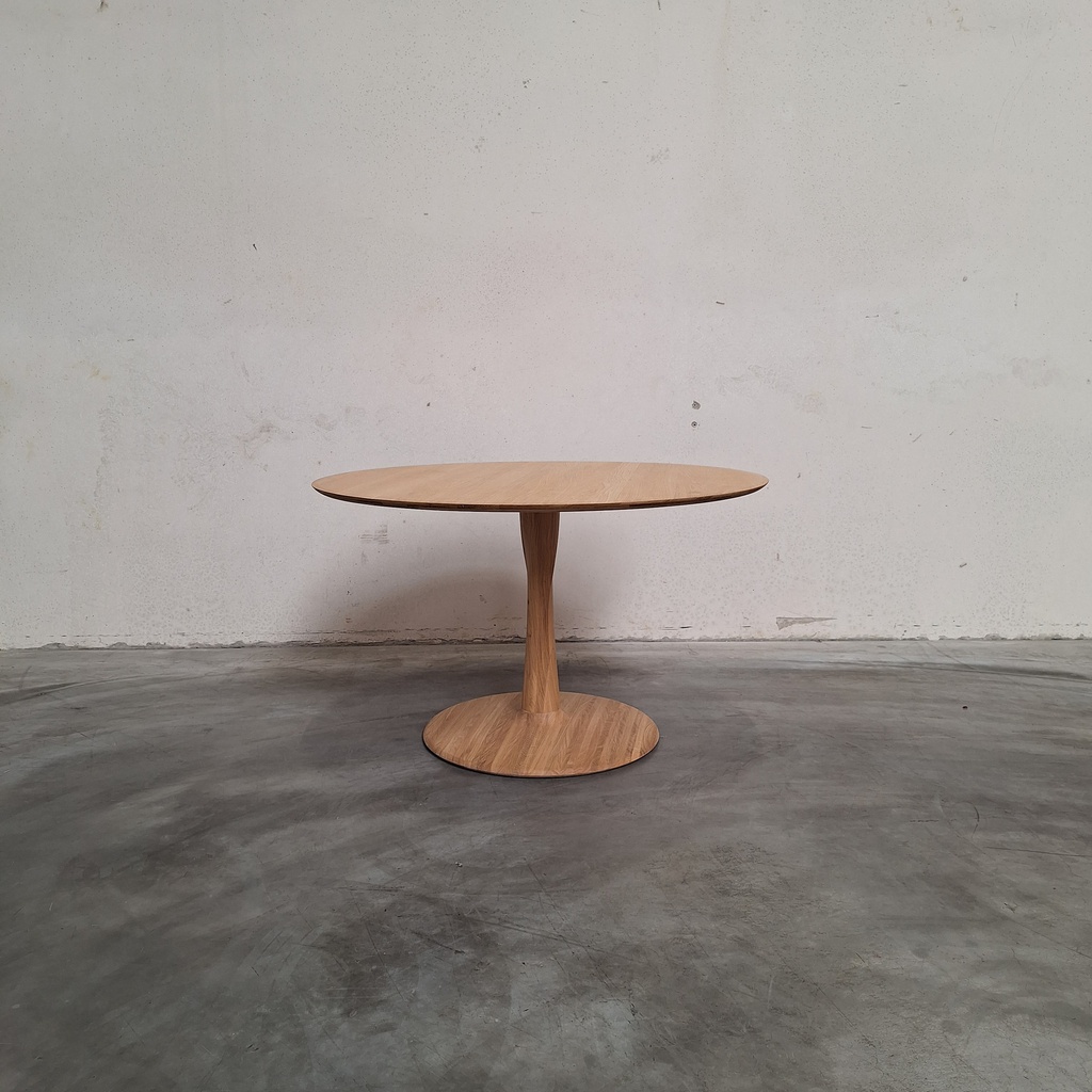 Torsion dining table - 127cm