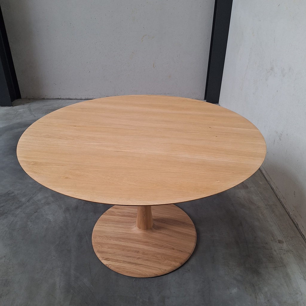 Torsion dining table - 127cm
