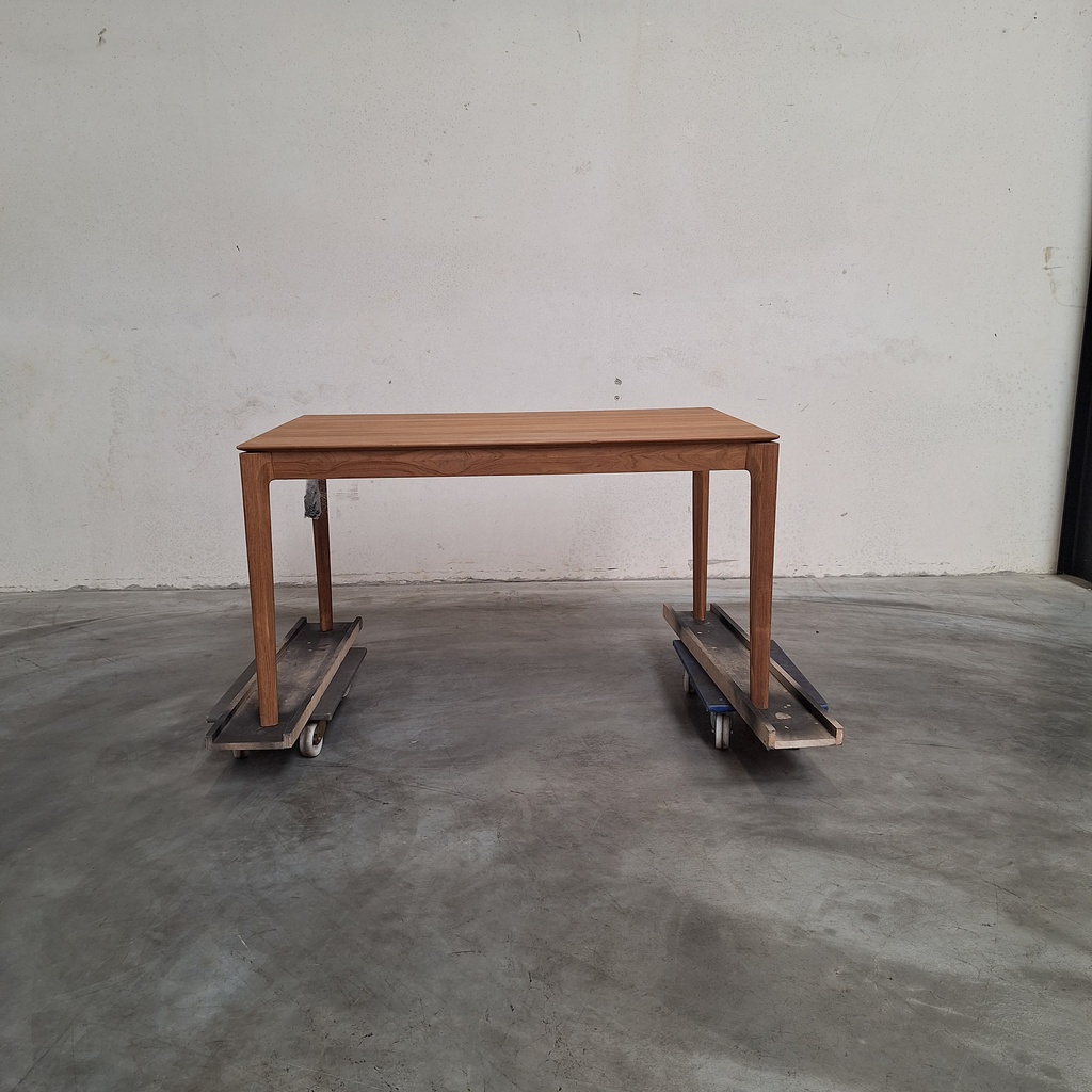Bok extendable dining table
