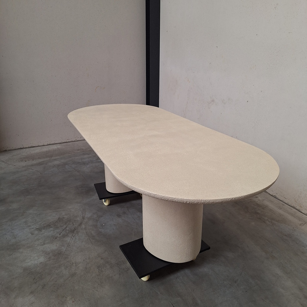 Elements dining table