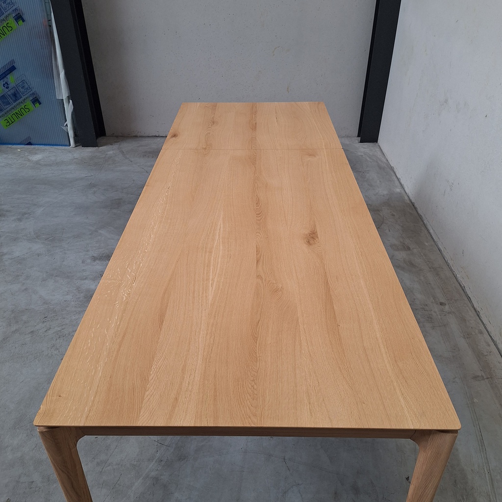 Bok extendable dining table