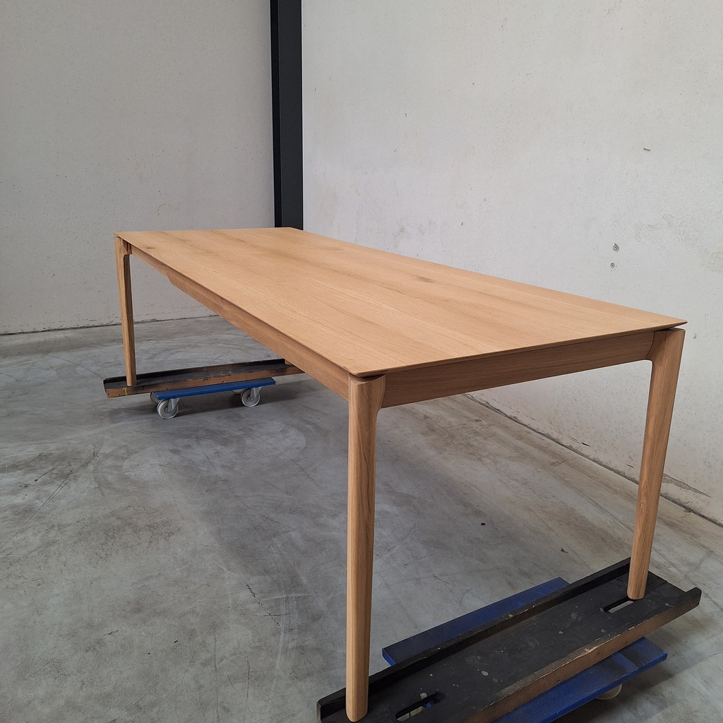 Bok extendable dining table